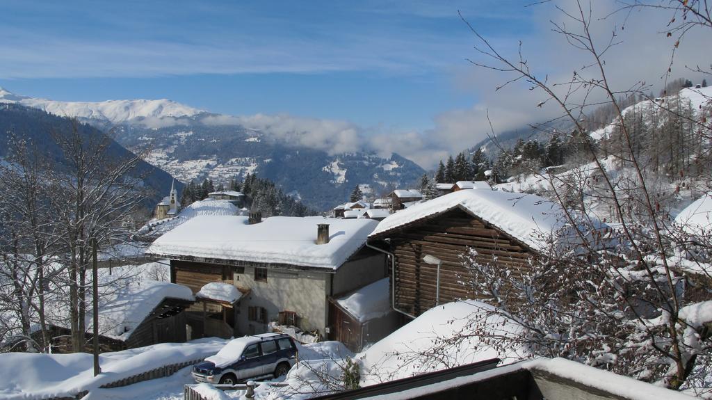 Ferienwohnung Graubuenden/ Castiel エクステリア 写真